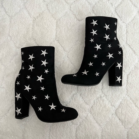 Star Embroidered Boots - Picture 3 of 4